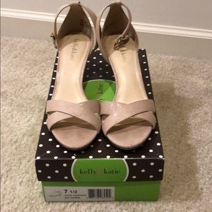 KELLY & KATIE: Nude heels